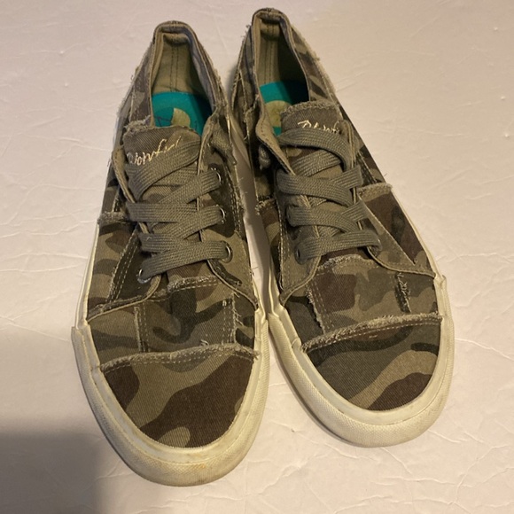 BLOWFISH size 9 camo print, green, black brown. - Picture 3 of 8